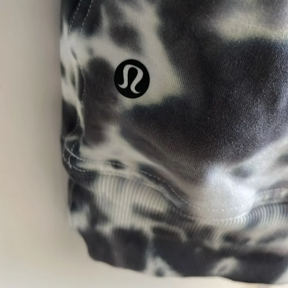 lululemon athletica excellent preowned